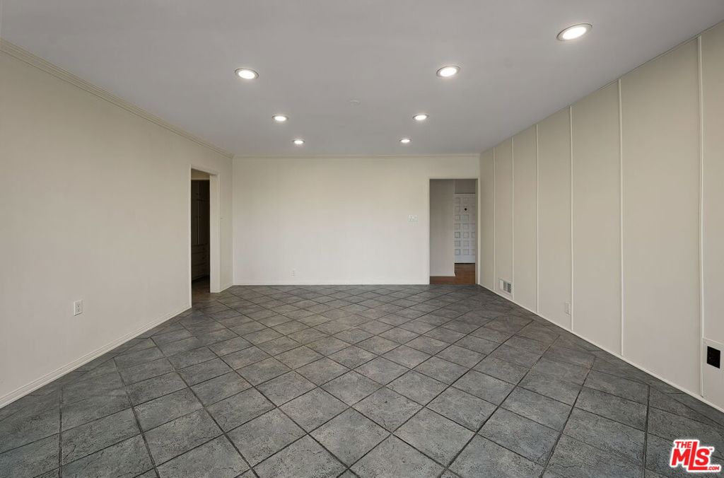 9149 Hillsboro Drive Property Photo 8