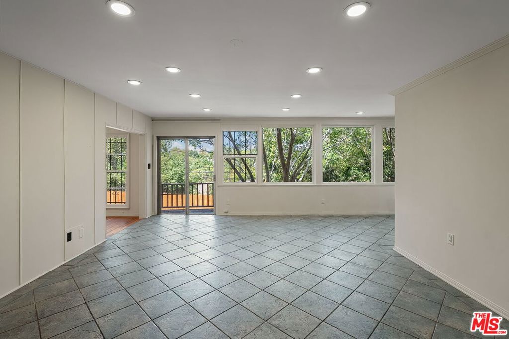 9149 Hillsboro Drive Property Photo 10
