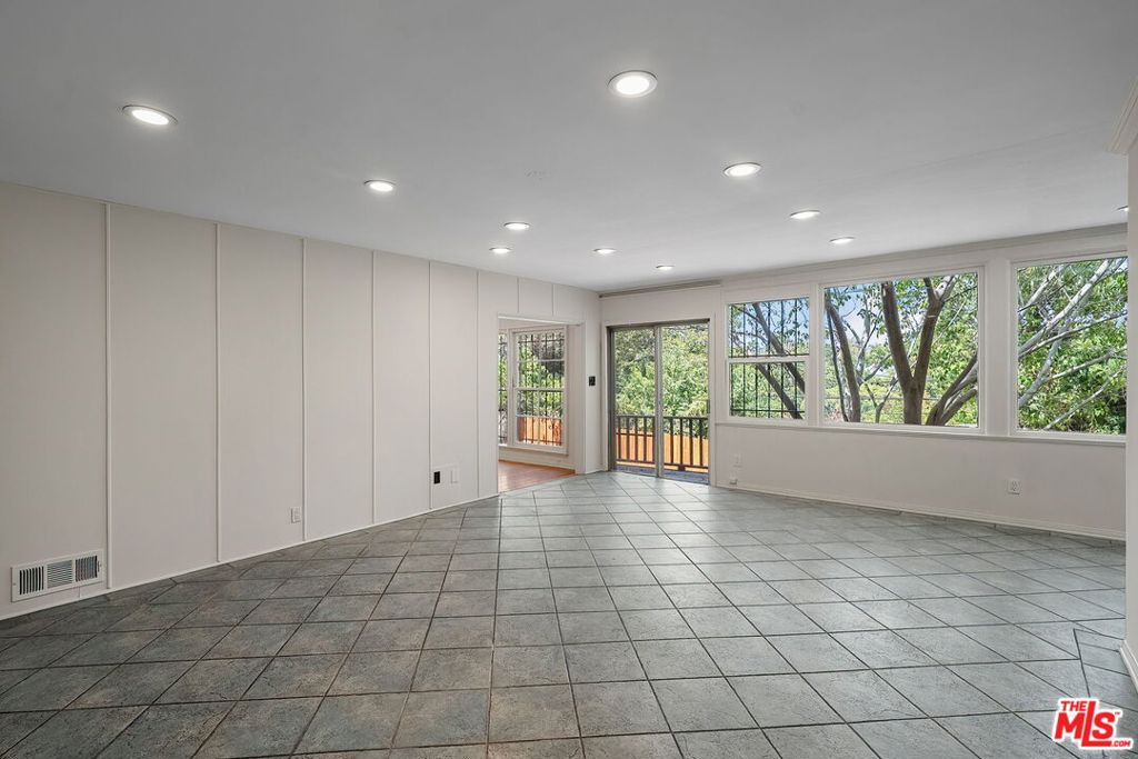 9149 Hillsboro Drive Property Photo 11