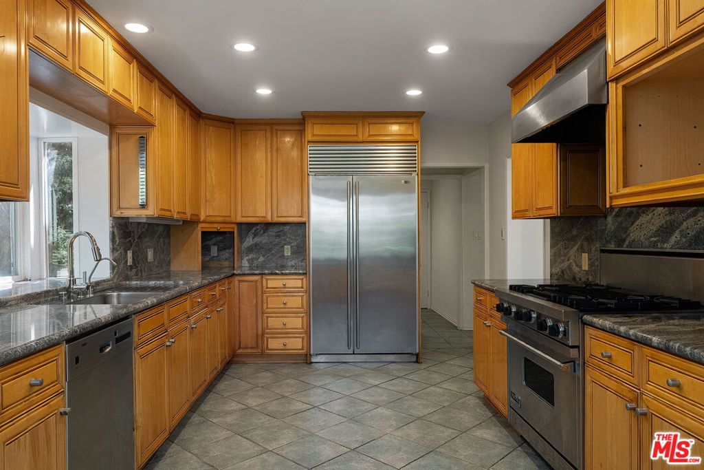 9149 Hillsboro Drive Property Photo 14