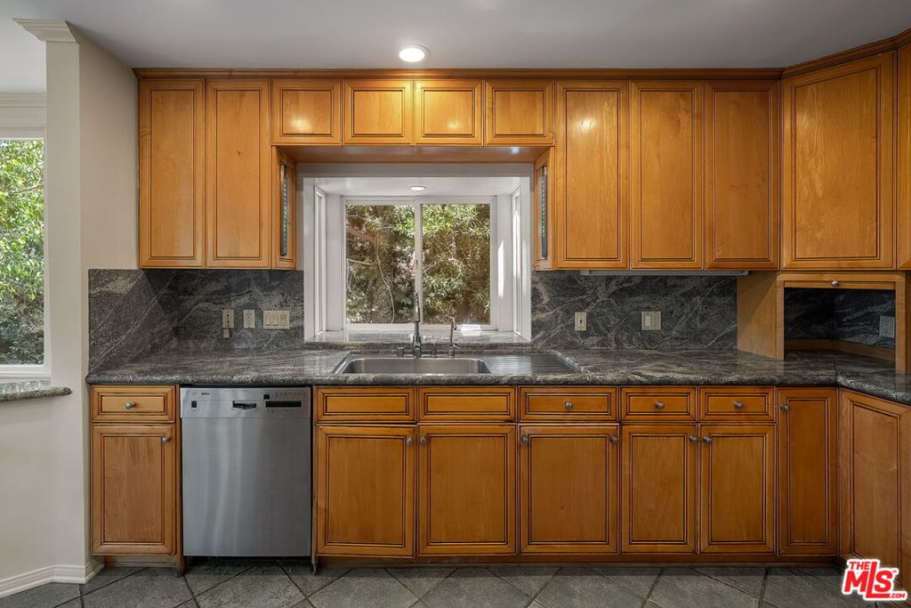 9149 Hillsboro Drive Property Photo 16