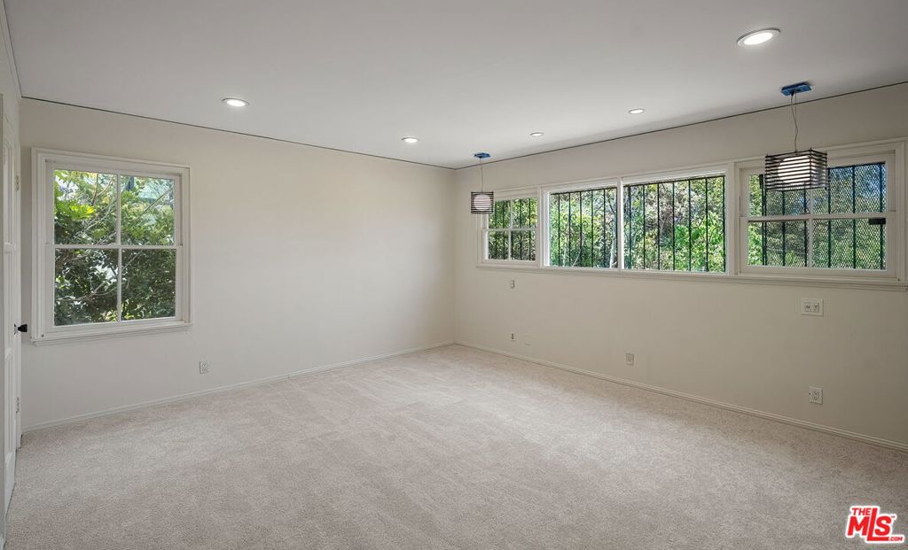 9149 Hillsboro Drive Property Photo 29