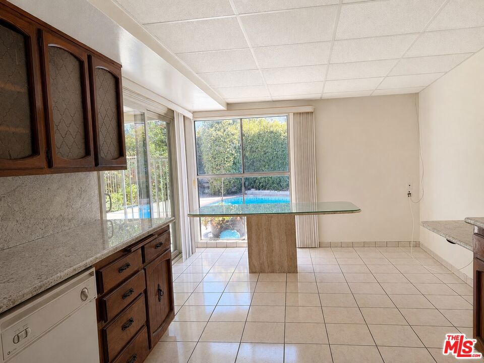 6417 Wystone Avenue Property Photo 7
