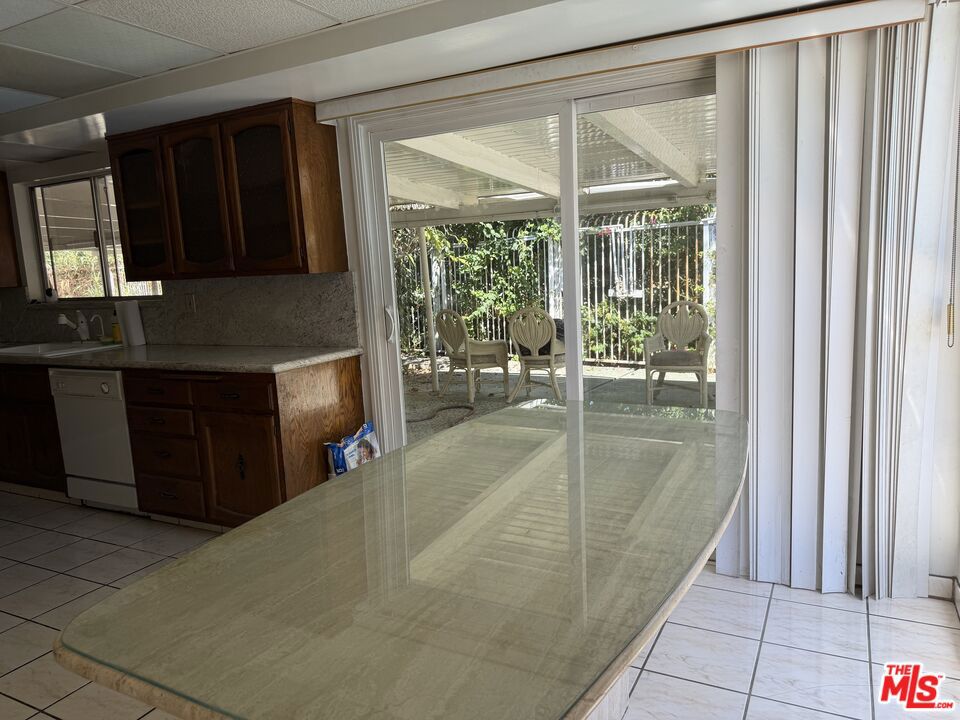 6417 Wystone Avenue Property Photo 9