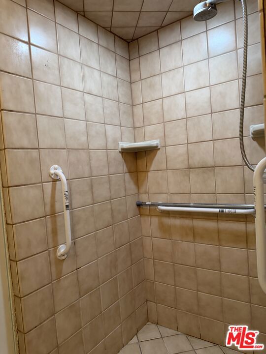 6417 Wystone Avenue Property Photo 15
