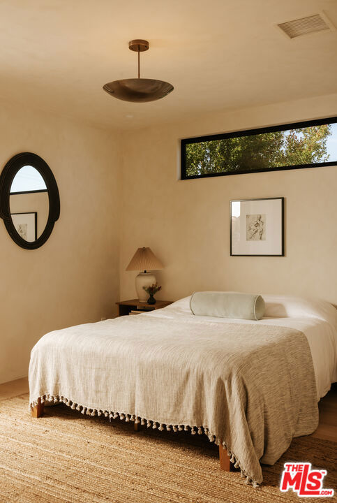 2404 Birkdale Street Property Photo 17