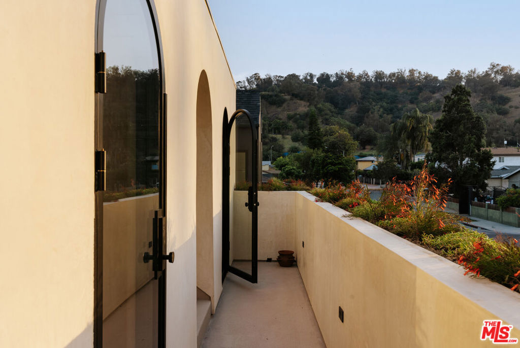2404 Birkdale Street Property Photo 22