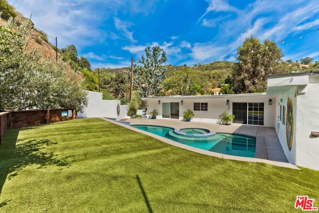 3493 Mandeville Canyon Road Property Photo 1