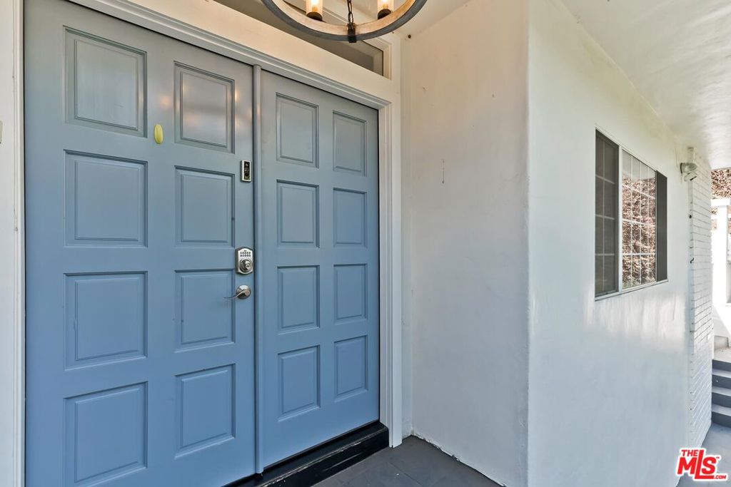 3493 Mandeville Canyon Road Property Photo 3