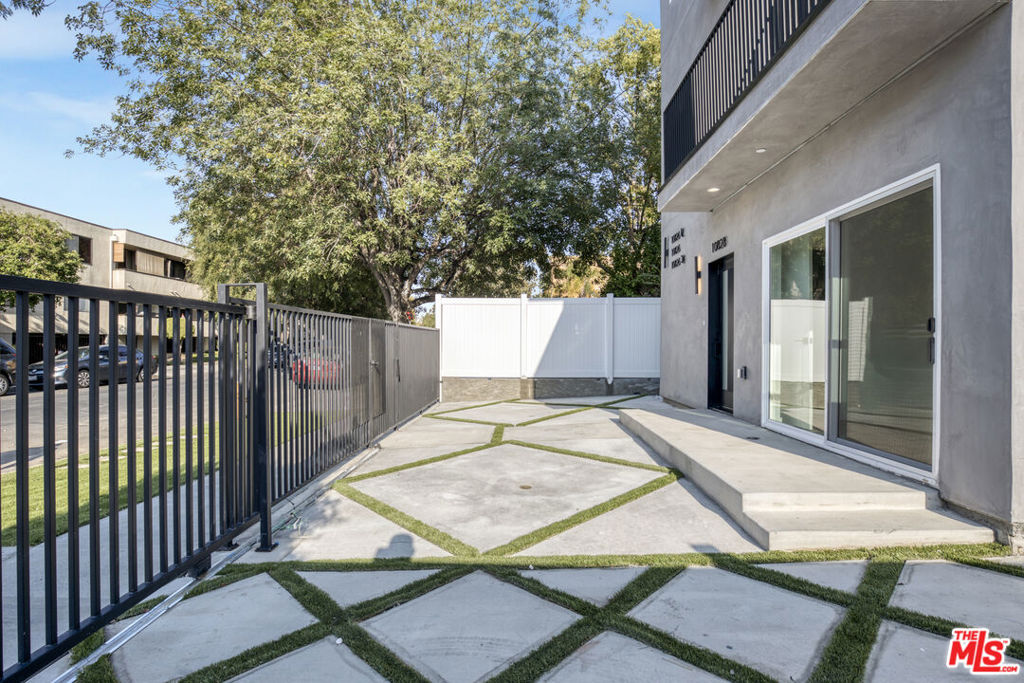 10826 Hesby Street Property Photo 4