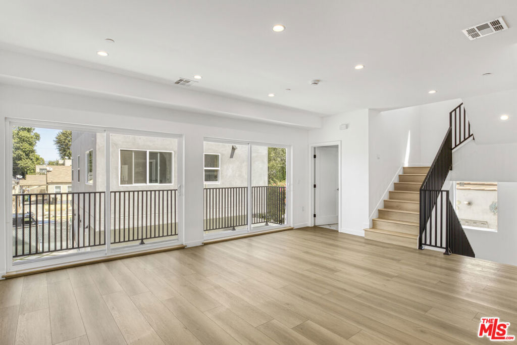 10826 Hesby Street Property Photo 13