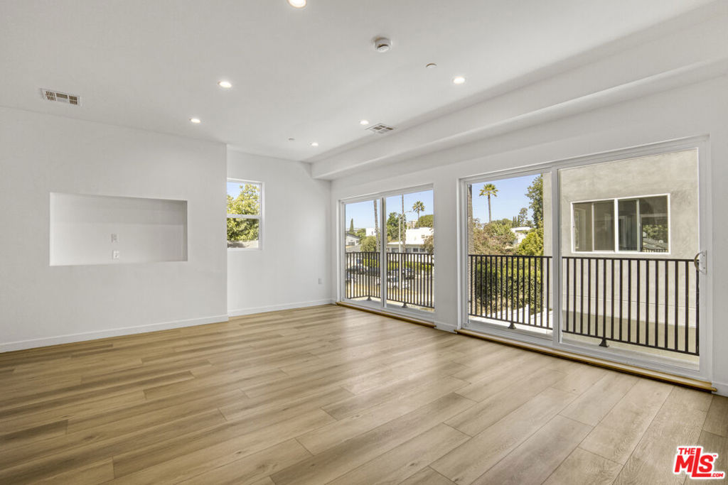 10826 Hesby Street Property Photo 17