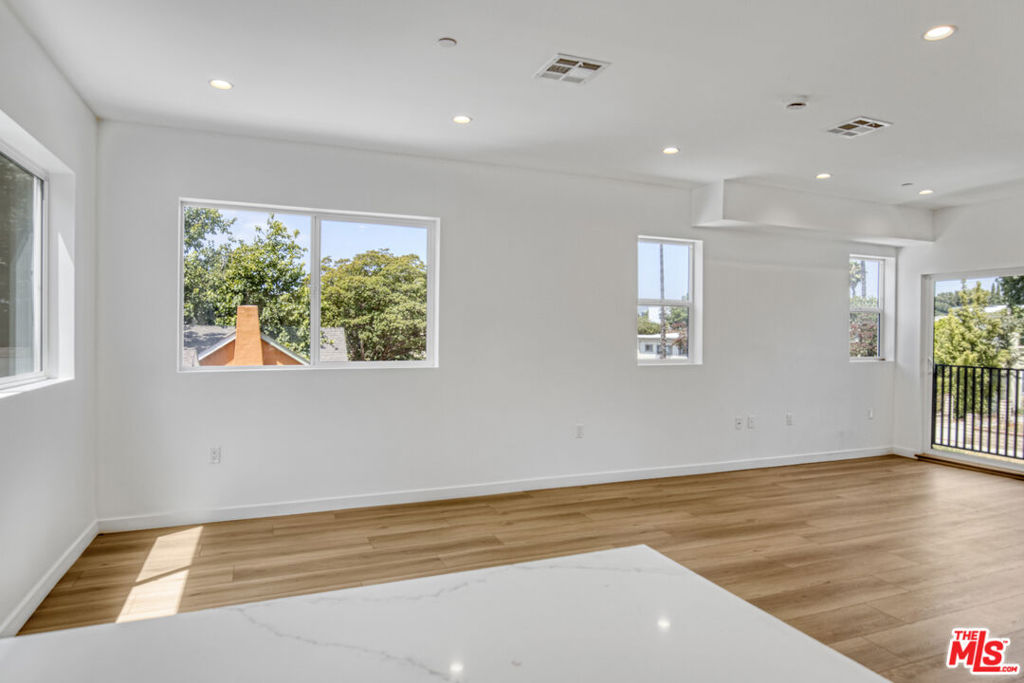 10826 Hesby Street Property Photo 18