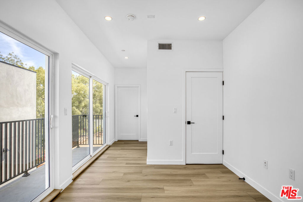 10826 Hesby Street Property Photo 25