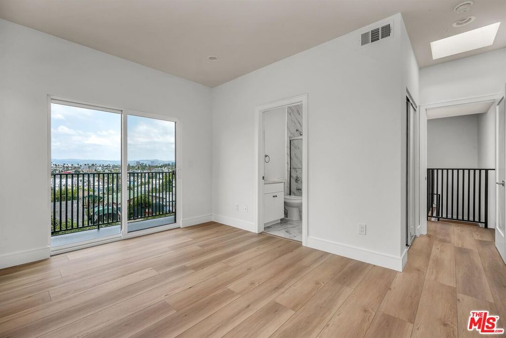 4703 Saturn Street Property Photo 16
