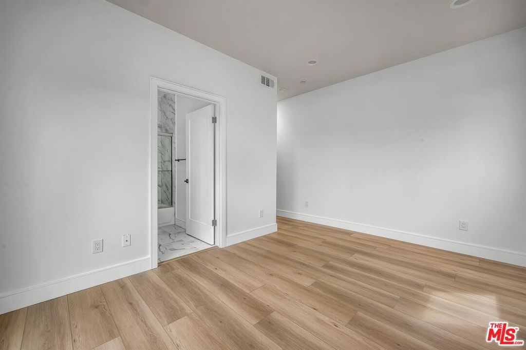 4703 Saturn Street Property Photo 21