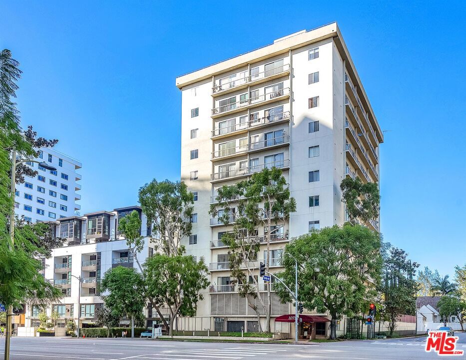 10751 Wilshire Boulevard 909 Property Photo 1