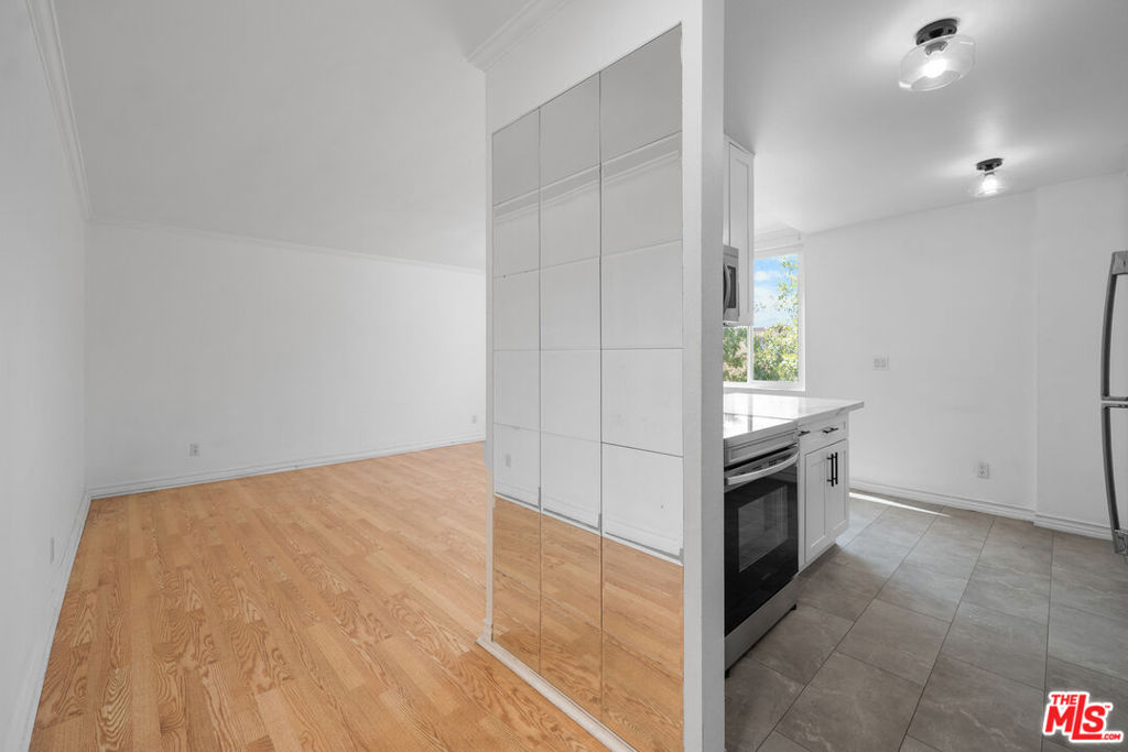 1485 E Wilson Avenue L Property Photo 3
