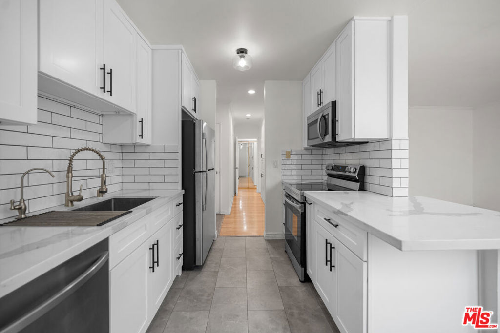 1485 E Wilson Avenue L Property Photo 6