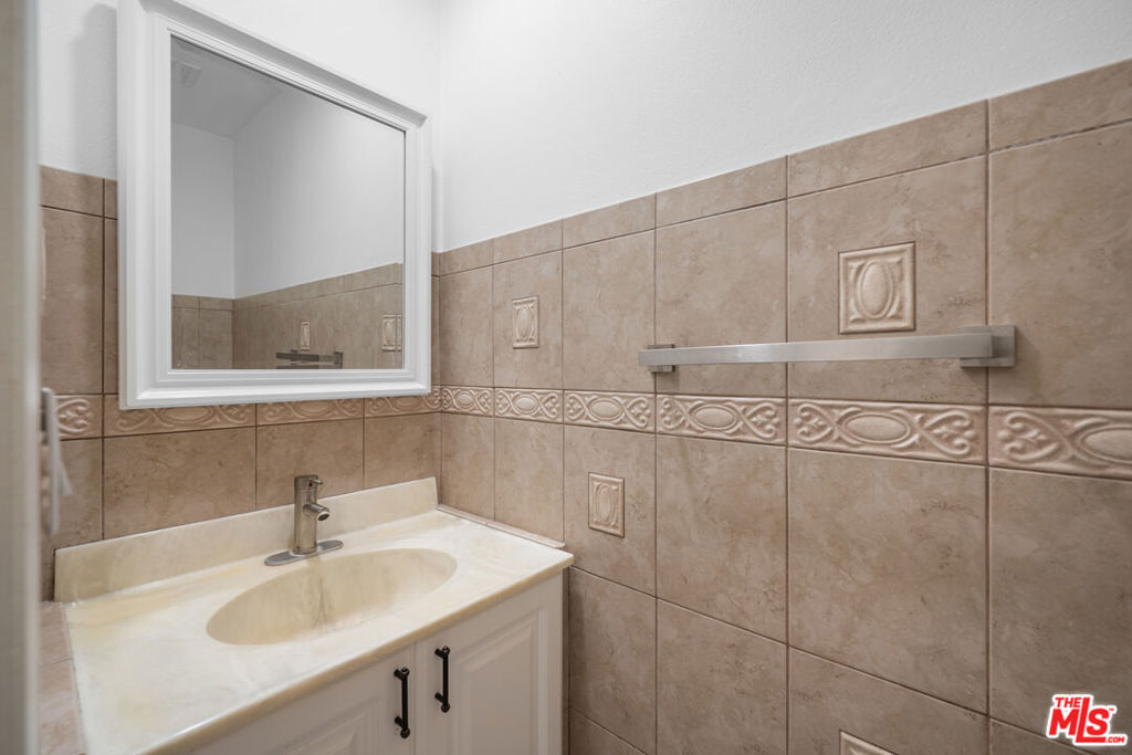 1485 E Wilson Avenue L Property Photo 12