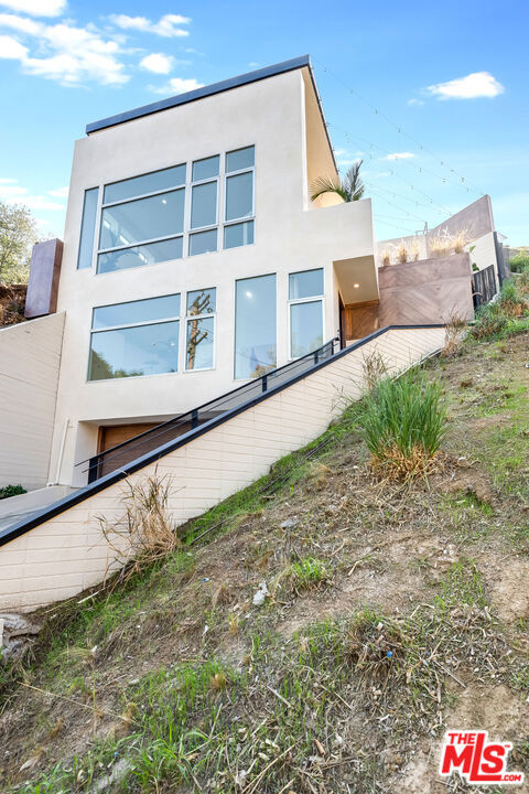 2407 San Marco Drive Property Photo 4