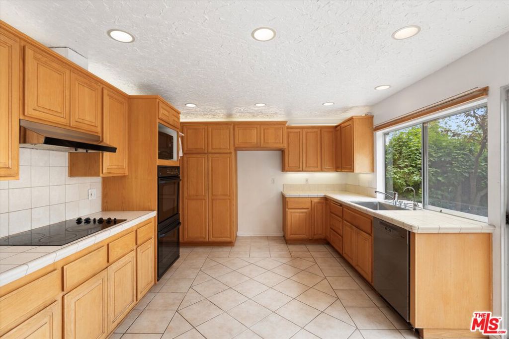 2243 Newquist Court Property Photo 10