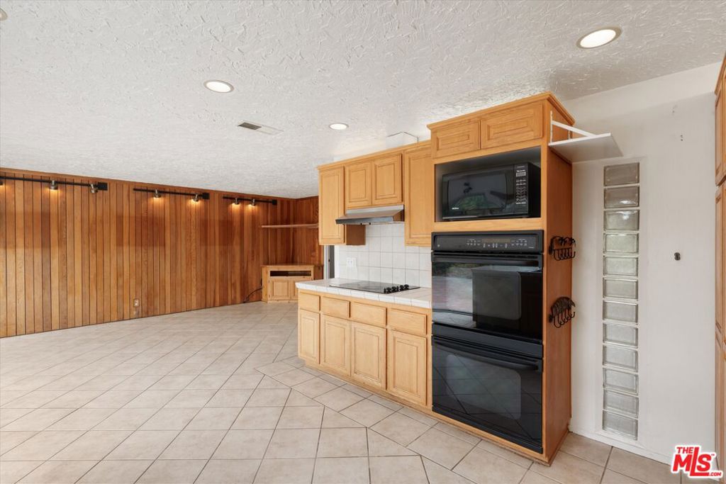 2243 Newquist Court Property Photo 17