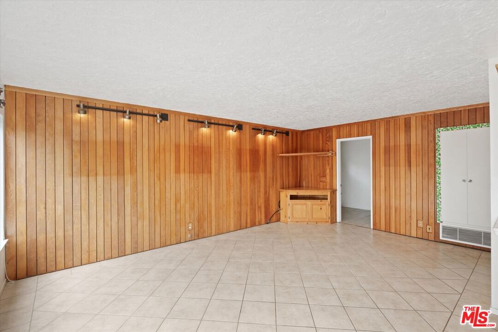 2243 Newquist Court Property Photo 35