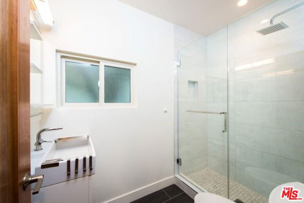 2341 Beach Avenue Property Photo 17