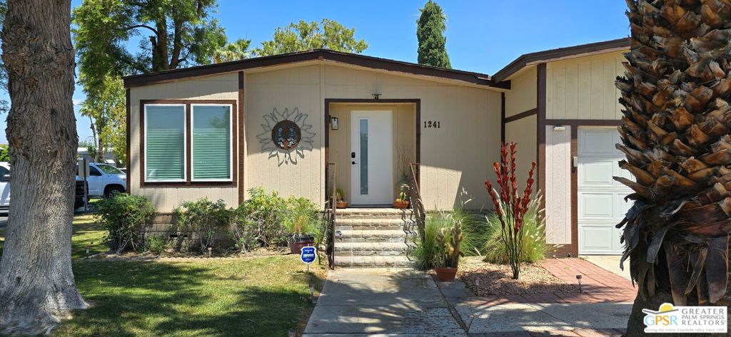 1241 Via Grande Property Photo 1