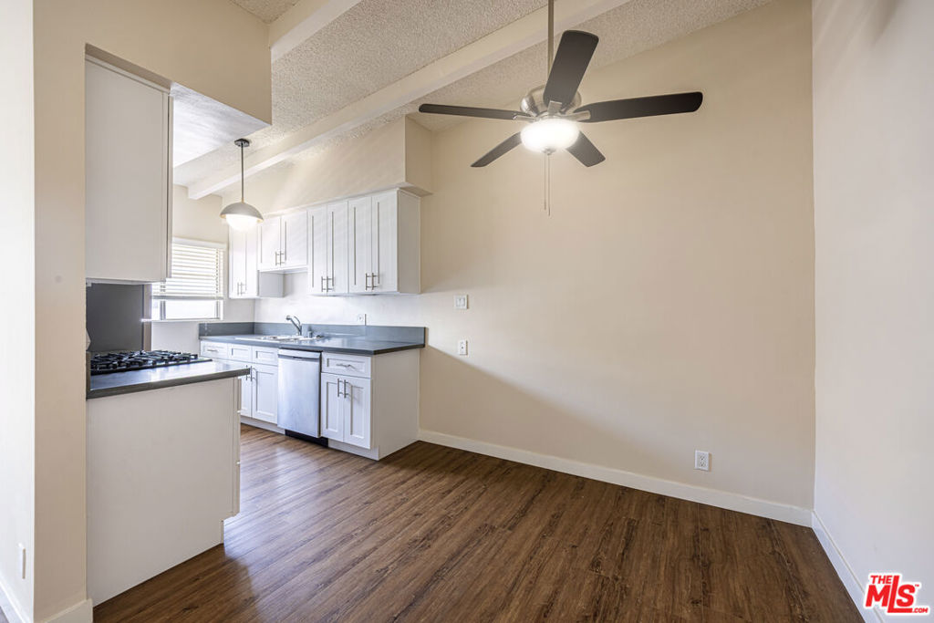 3722 Mentone Avenue Property Photo 10