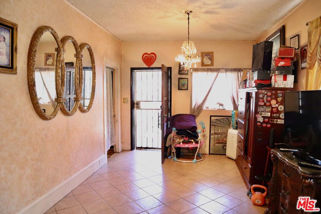 338 W Avenue 37 Property Photo 4