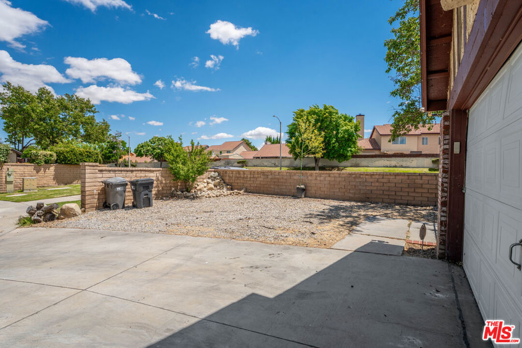 37603 Melton Avenue Property Photo 32