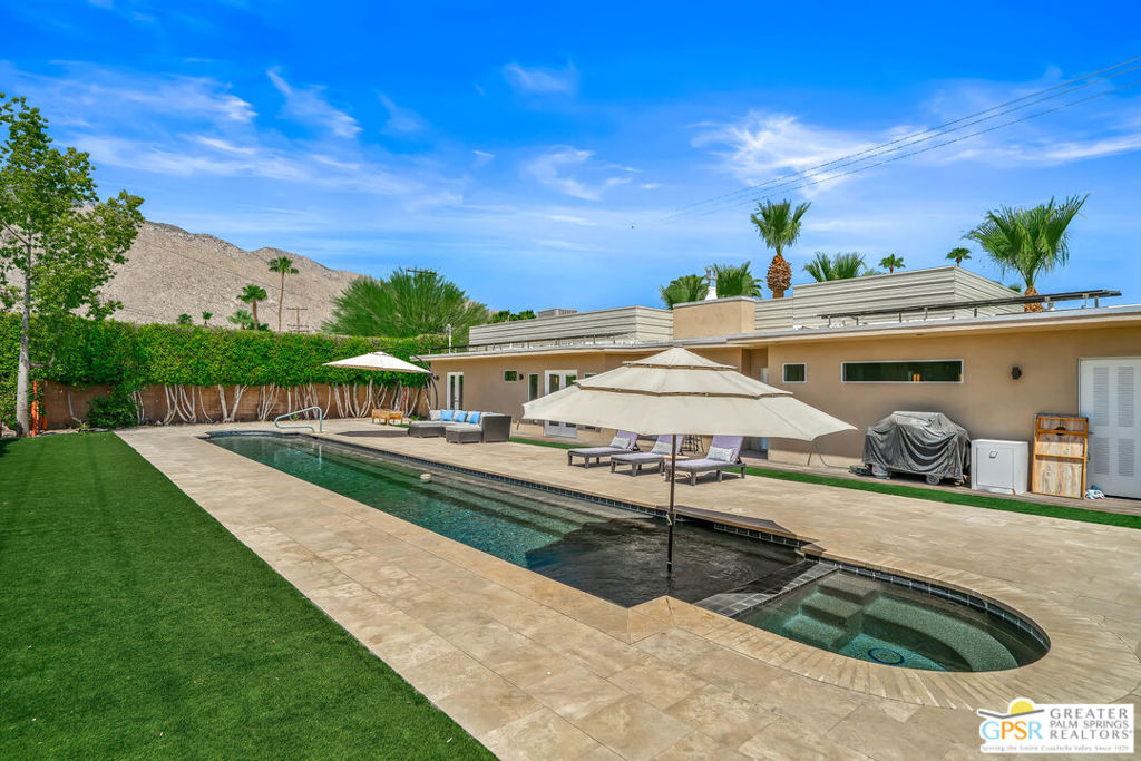1653 E Sunny Dunes Road Property Photo 1