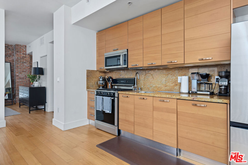 460 S Spring Street 916 Property Photo 10