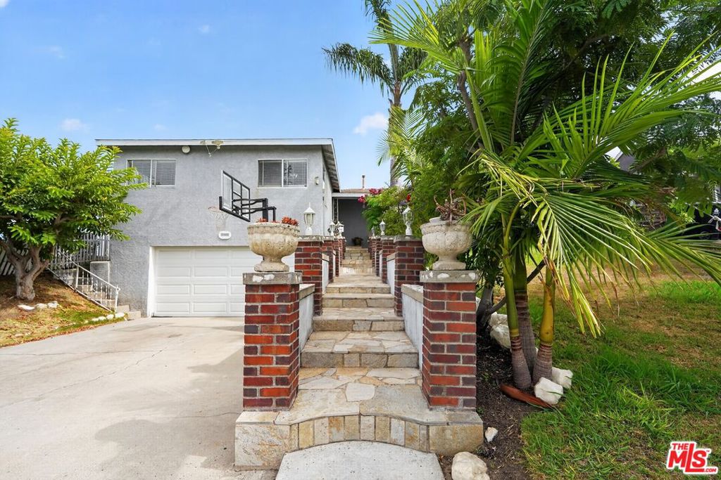 7615 Kittyhawk Avenue Property Photo 1