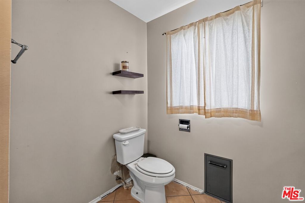 7615 Kittyhawk Avenue Property Photo 18