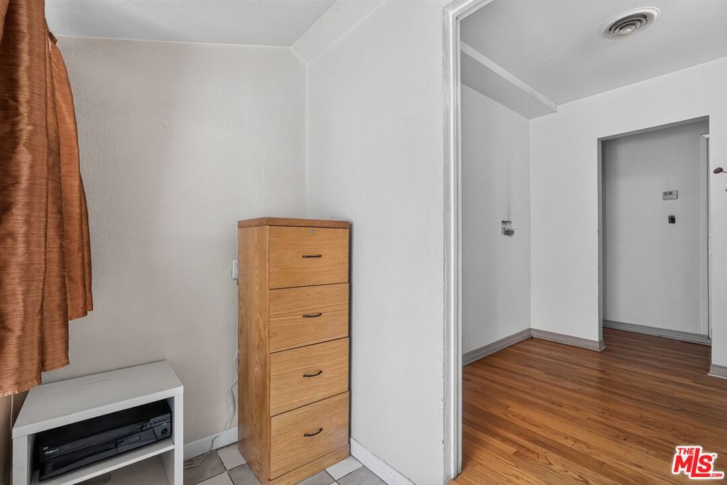 7615 Kittyhawk Avenue Property Photo 24