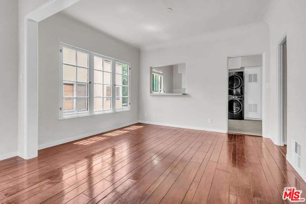 751 N Croft Avenue 1/2 Property Photo 6