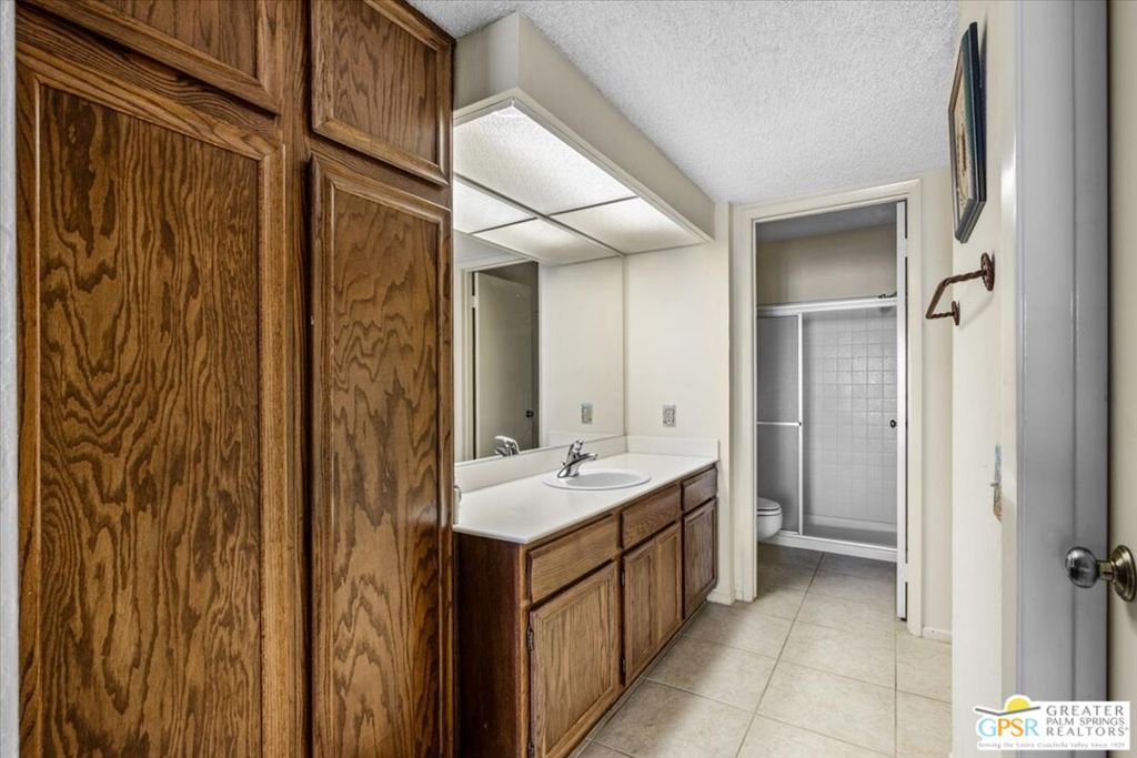 1050 E Ramon Road 15 Property Photo 22