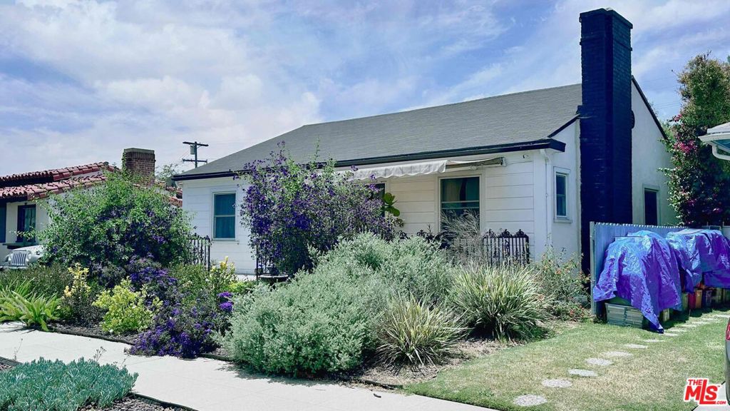3801 Sutro Avenue Property Photo 2