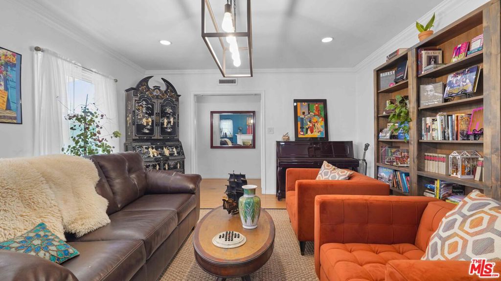 3801 Sutro Avenue Property Photo 8