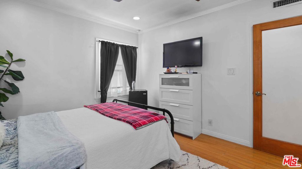 3801 Sutro Avenue Property Photo 14