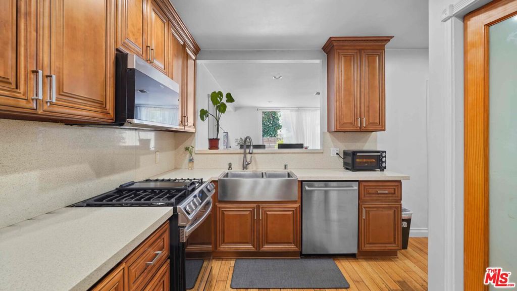 3801 Sutro Avenue Property Photo 16