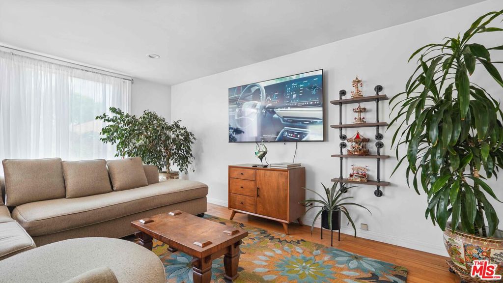 3801 Sutro Avenue Property Photo 20