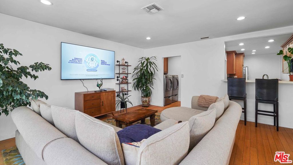 3801 Sutro Avenue Property Photo 24