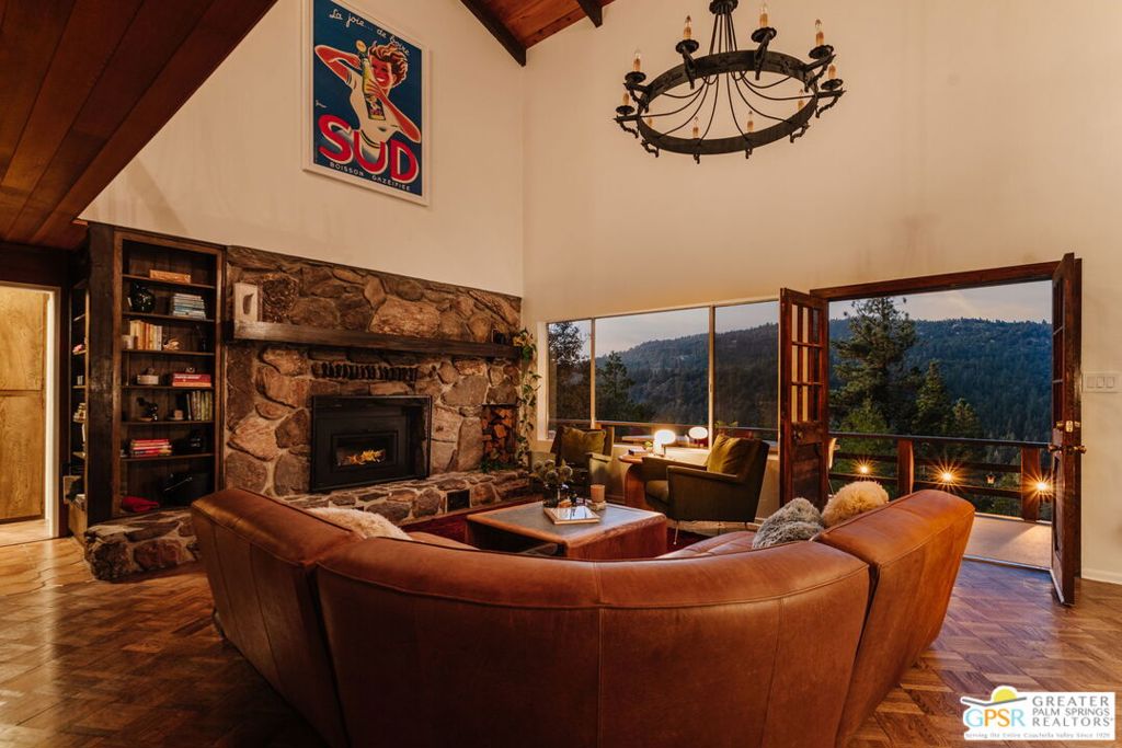 52915 Middle Ridge Drive Property Photo 7