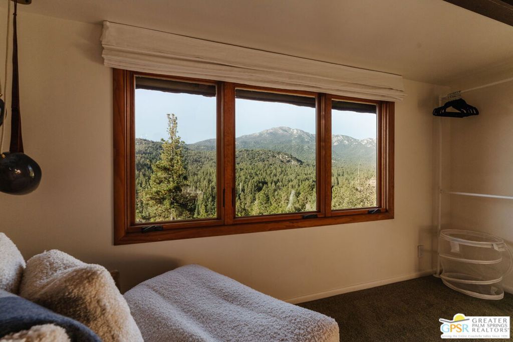 52915 Middle Ridge Drive Property Photo 28