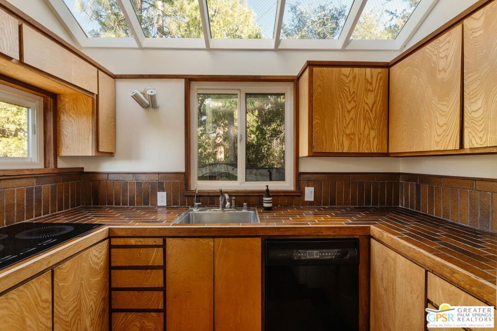 52915 Middle Ridge Drive Property Photo 43
