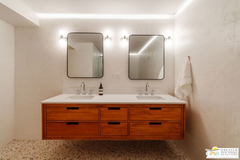 52915 Middle Ridge Drive Property Photo 47